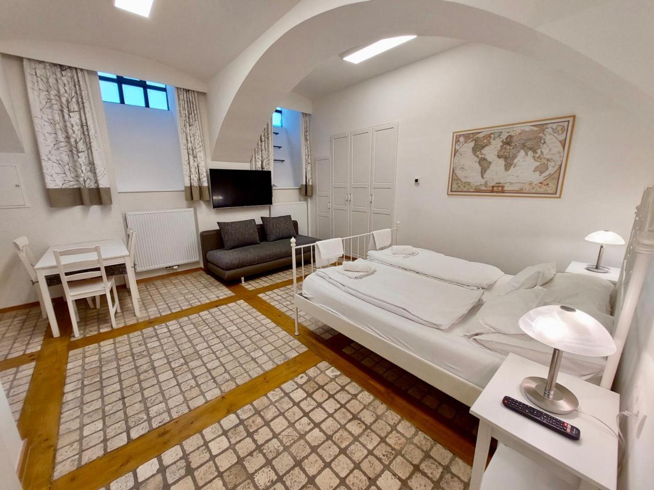 Modern Studios Near City Center Vienne Extérieur photo